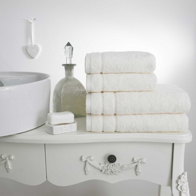 Luxury Hotel Towels Vanilla - Image 2